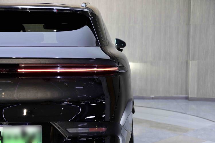 Used Zeekr 7X 2025 100 kWh Long-Range Rear-Wheel Drive with Intelligent Driving Features
