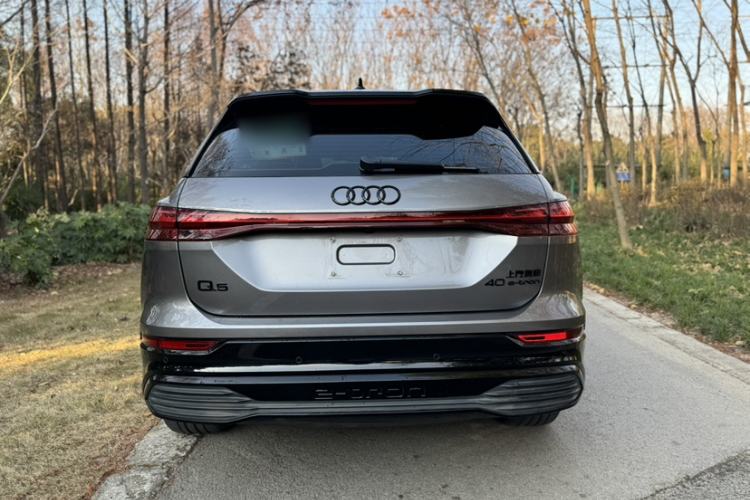 Used Audi Q5 e-tron 2023 40 e-tron Shining Edition Mecha Kit