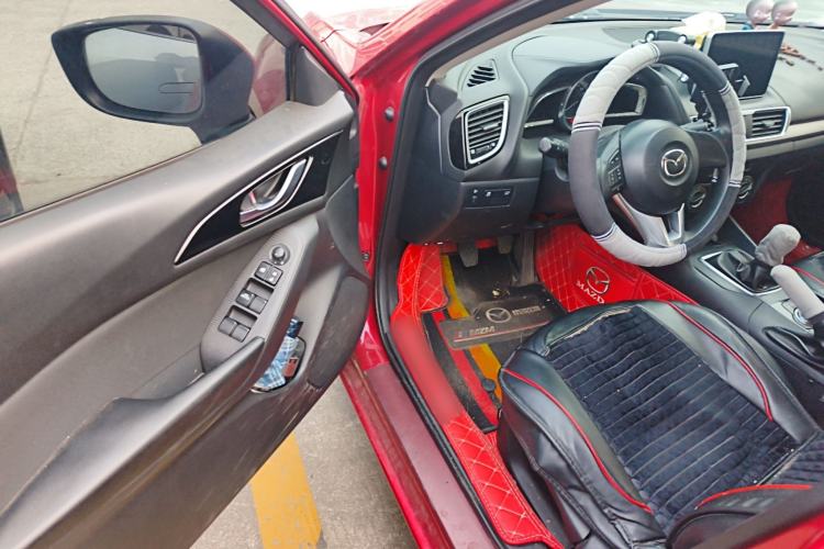 Used Mazda Mazda 3 Axela 2016 Sedan 1.5L Manual Comfort Model