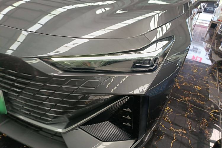 Used Changan UNI-V iDD 2023 ZhiDian iDD 1.5T 113km ZhiKu Model
