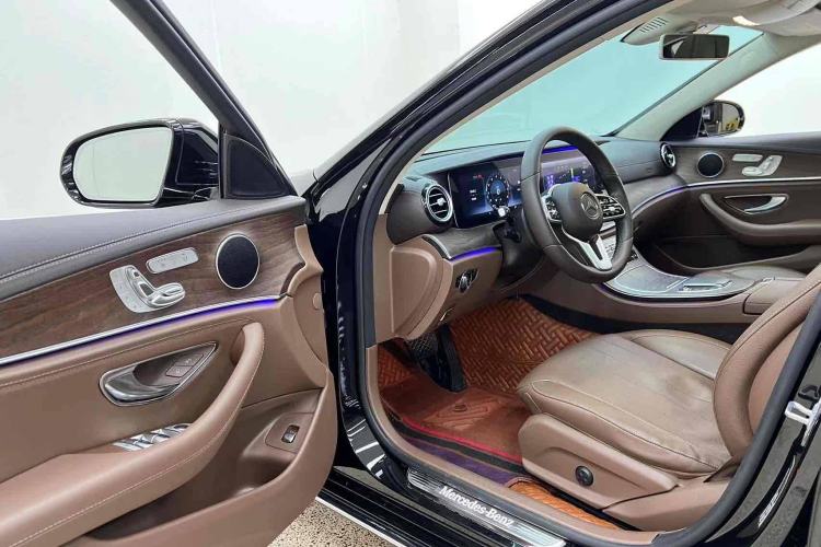 Used Mercedes-Benz E-Class 2019 Facelifted E 300 L Stylish Version

