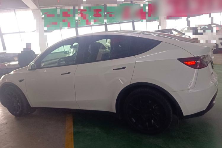 Used Tesla Model Y 2022 Long-Range All-Wheel-Drive Version
