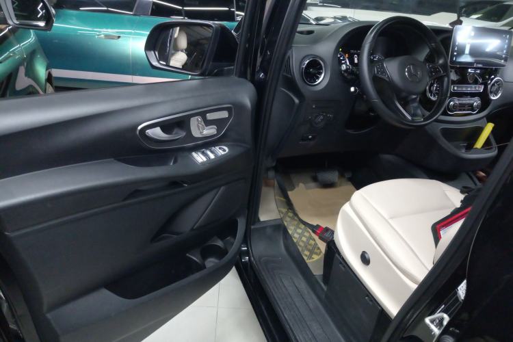 Used Mercedes-Benz Vito 2023 2.0T Business Version 7 Seats
