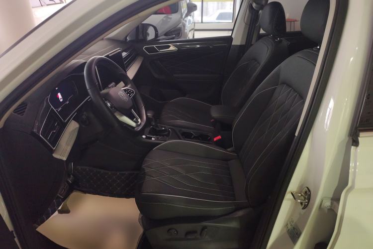 Used Volkswagen Tiguan L 2023 330TSI Automatic Two-Wheel Drive R-Line Enjoyment Edition
