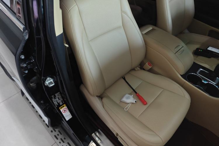 Used Toyota Highlander 2015 2.0T Two-Wheel Drive Elite Edition 7 Seats
