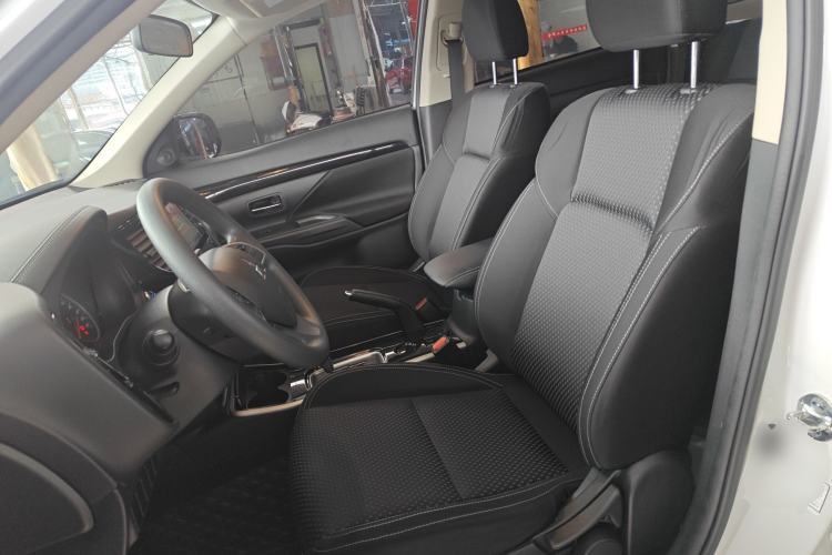 Used Mitsubishi Outlander 2021 2.0L Two-Wheel Drive Comfort Edition 5 Seats