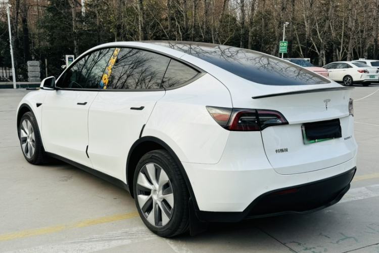 Used Tesla Model Y 2023 Long-Range All-Wheel-Drive Version
