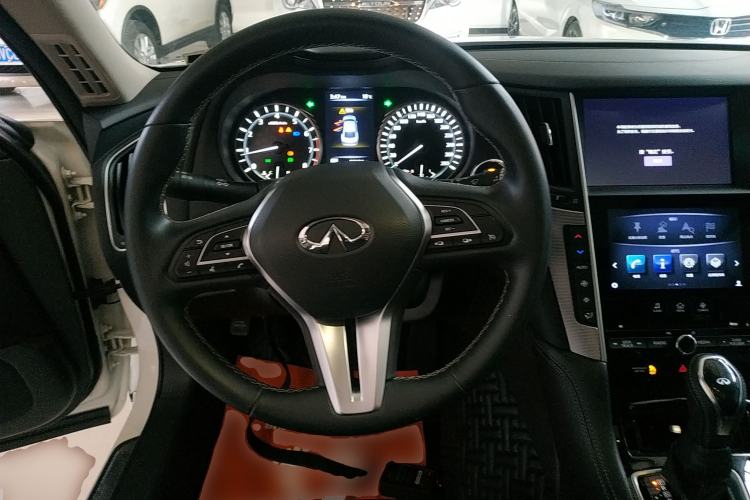 Used Infiniti Q50L 2018 2.0T Enjoyment Version China VI Standard
