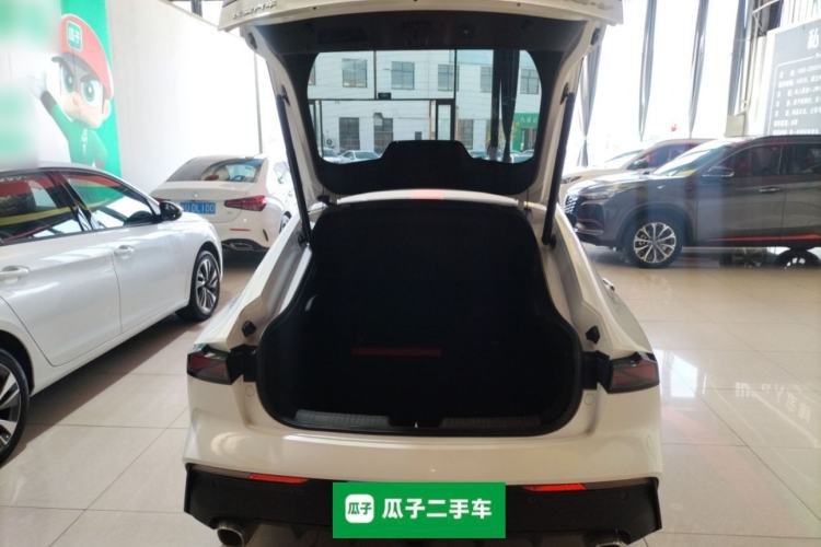 Used Changan UNI-V 2023 1.5T Prestige Model
