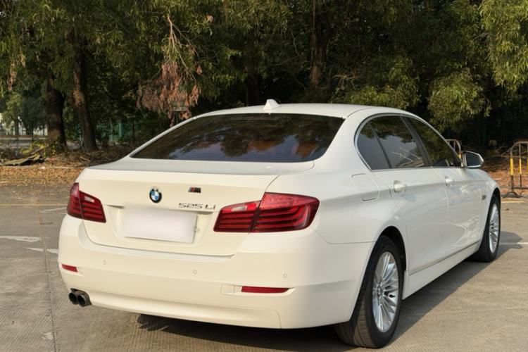Used BMW 5 Series 2014 525Li Leading Model
