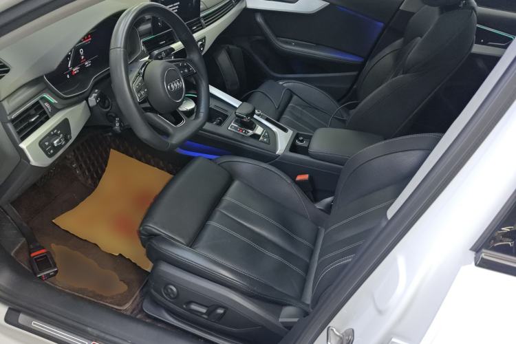 Used Audi A4L 2022 40 TFSI Luxury Dynamic Model
