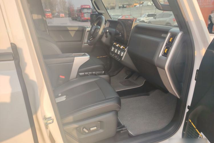 Used  V23 2025 501 Four-Wheel Drive Intelligent Driving Version
