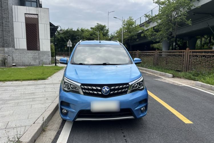 Used Venucia M50V 2019 1.6L CVT Luxury Edition