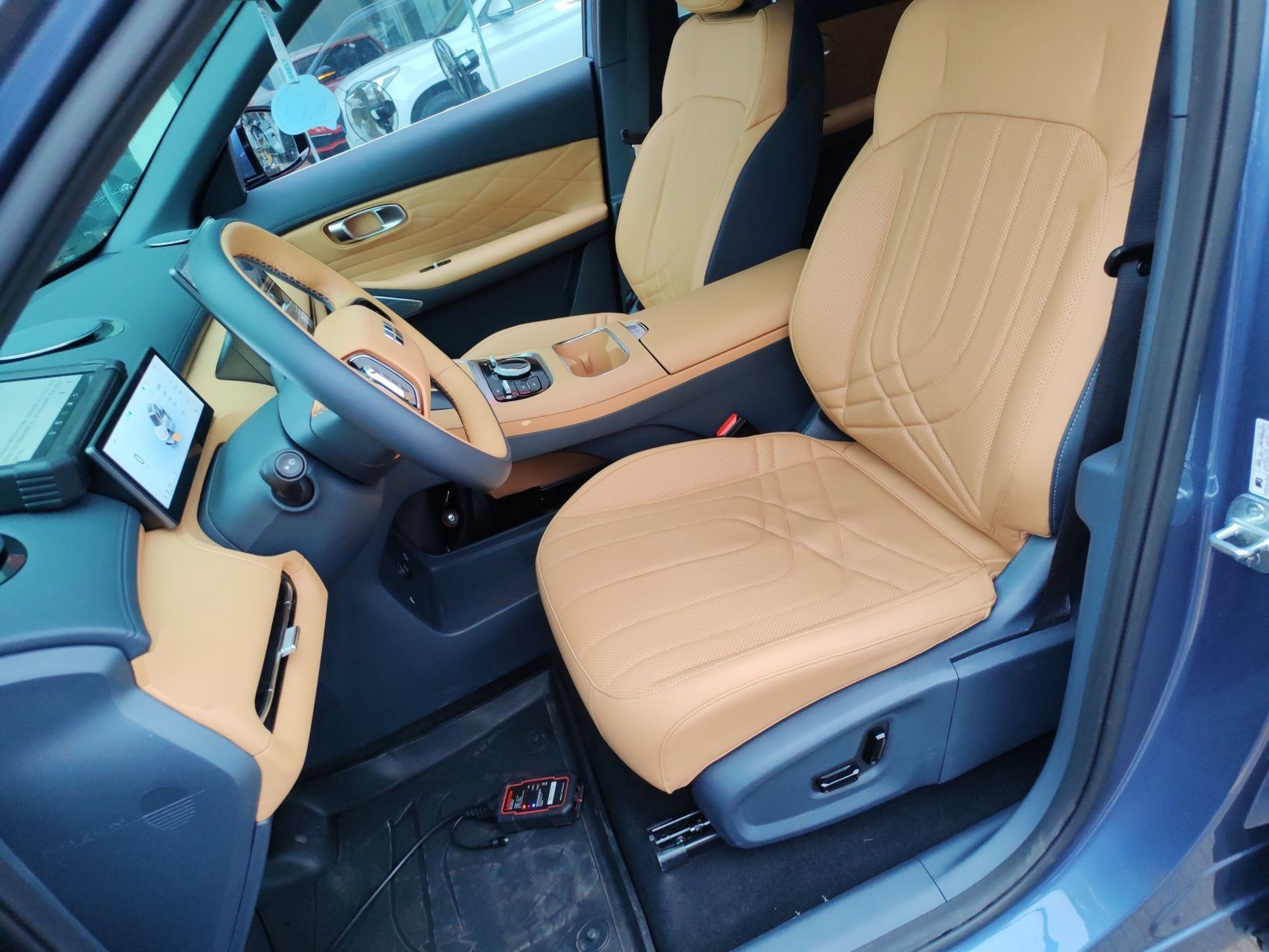 Переднее сиденье в автомобиле