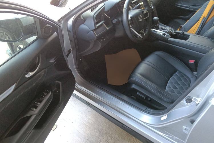 Used Honda Civic 2016 220TURBO CVT Luxury Edition
