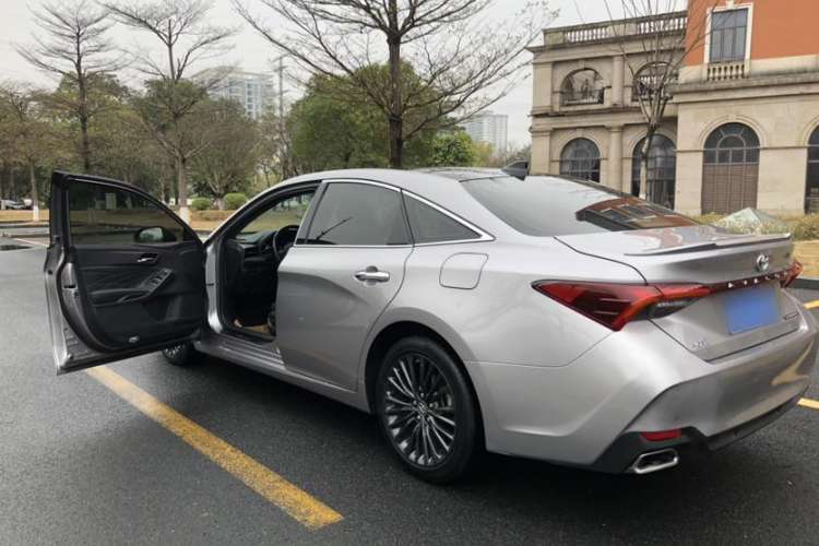 Used Toyota Avalon 2019 2.5L Touring Premium Version China VI Standard
