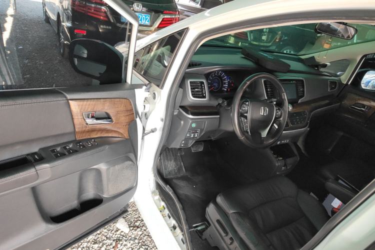 Used Honda Odyssey 2015 Updated Version 2.4L Smart Edition
