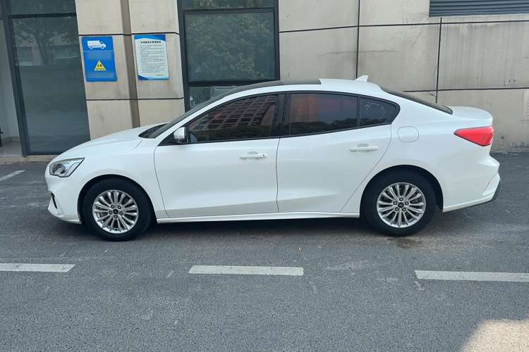 Used Ford Focus 2020 Sedan EcoBoost 180 Automatic Trend Edition
