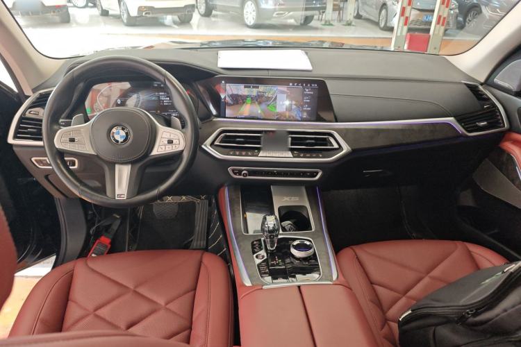 Used BMW X5 2022 Restyled xDrive 30Li Luxury Version M Sport Package
