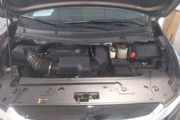 Used Buick GL8 2023 Land Executive Class Comfort Model
