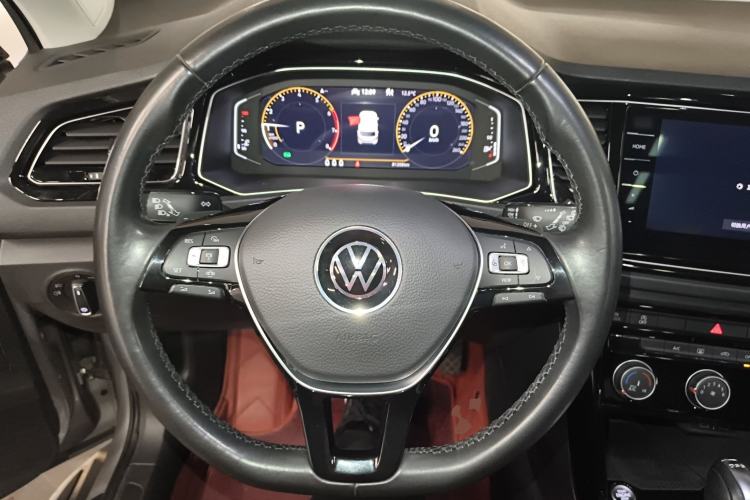 Used Volkswagen T-ROC 2021 280TSI DSG Two-Wheel Drive Comfort Connect Edition
