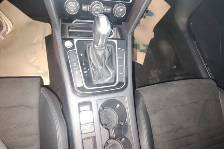 Used Volkswagen Magotan 2018 330TSI DSG Luxury Model