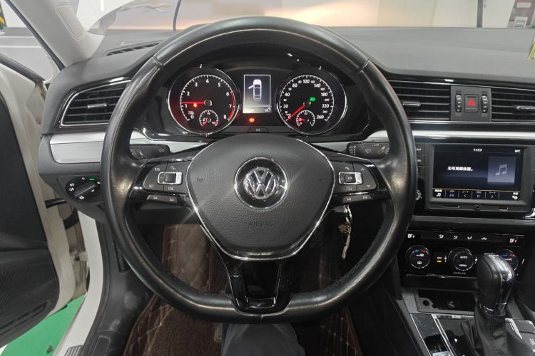 Used Volkswagen Lamando 2017 280TSI DSG Comfort Edition
