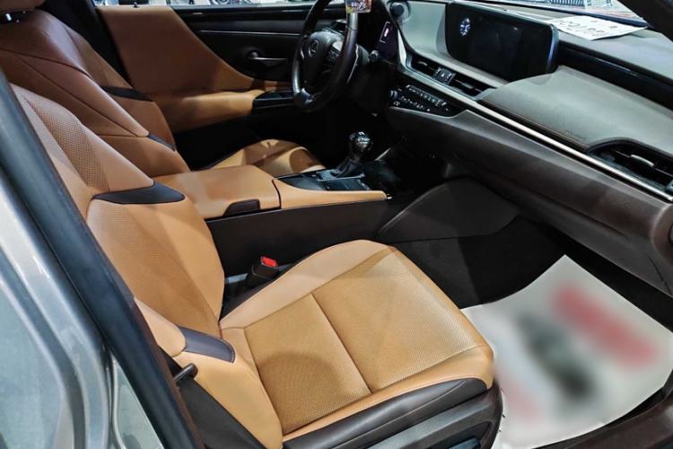 Used Lexus ES 2018 200 Excellence Edition China V Standard
