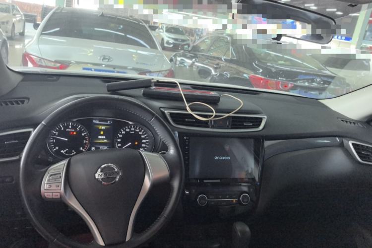 Used Nissan X-Trail 2014 2.5L CVT Leading Edition 4WD
