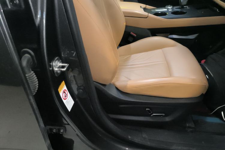 Used Changan UNI-K 2024 2.0T Two-Wheel Drive YueShang Trim
