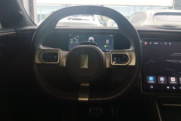 Used  11 2022 Ultra-Long Range Dual-Motor Luxury Edition 4 Seats