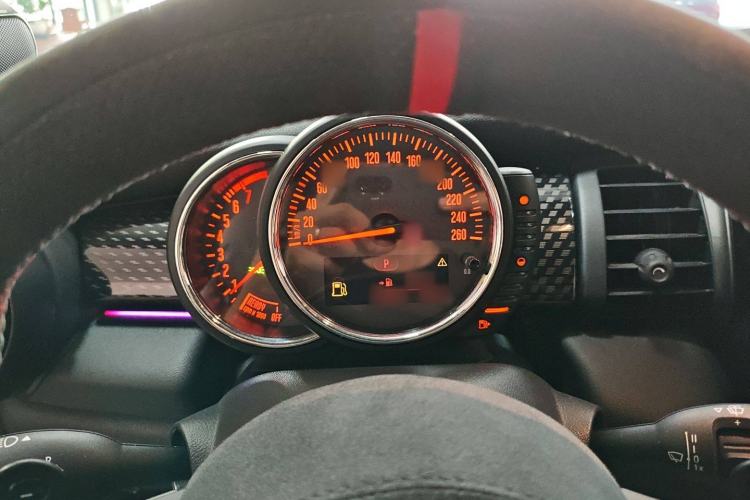 Used  MINI 2016 2.0T COOPER S Pioneer Edition
