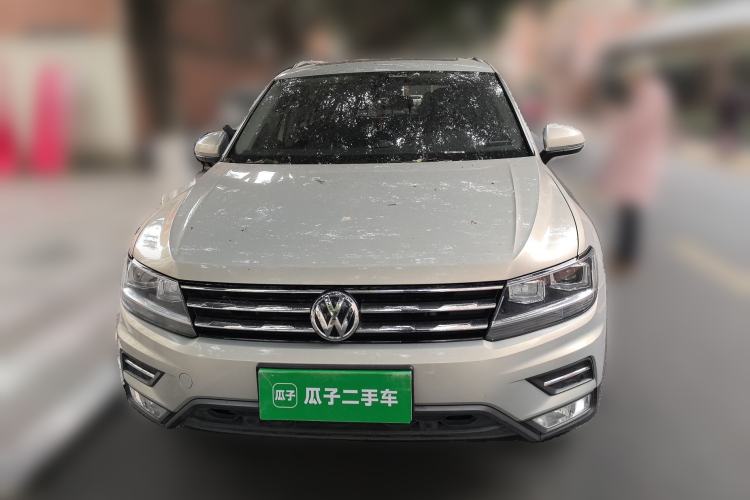 Used Volkswagen Tiguan L 2019 Revised 330TSI Automatic Two-Wheel Drive Smart & Luxury Edition China VI Standard
