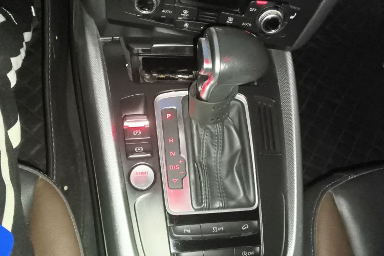 Used Audi Q5 2018 Collector's Edition 40 TFSI Technology Model
