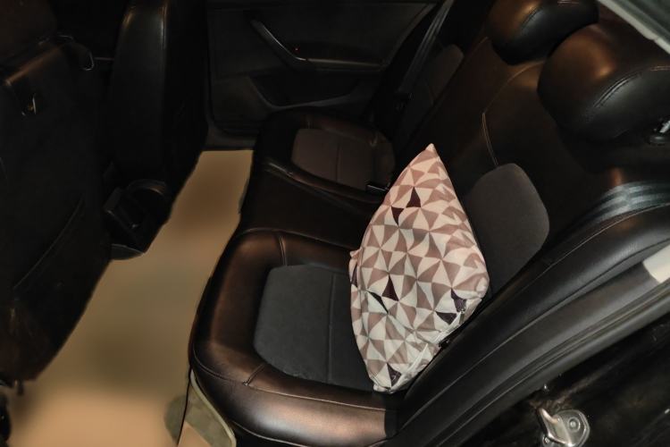 Used Volkswagen Santana 2015 1.6L Manual Comfort Edition
