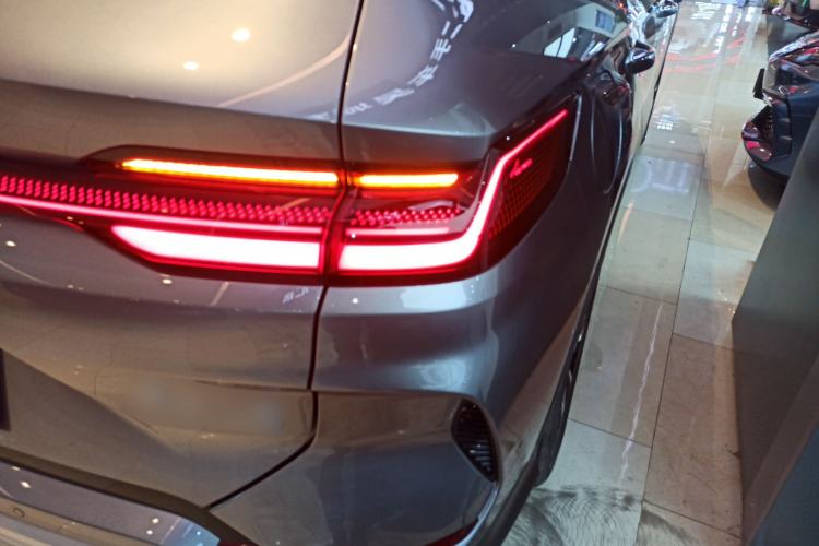 Used BYD Song PLUS New Energy 2025 EV Intelligent Driving Version 520km Premium Model
