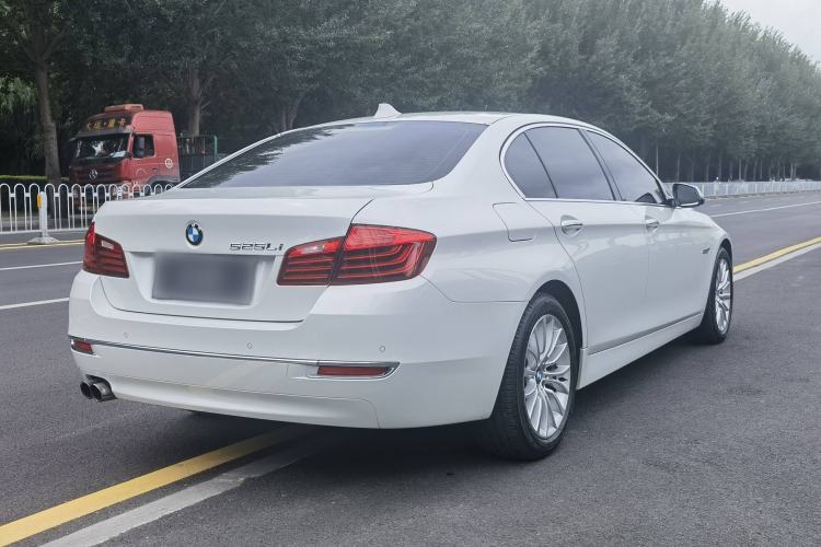 Used BMW 5 Series 2014 525Li Luxury Design Package
