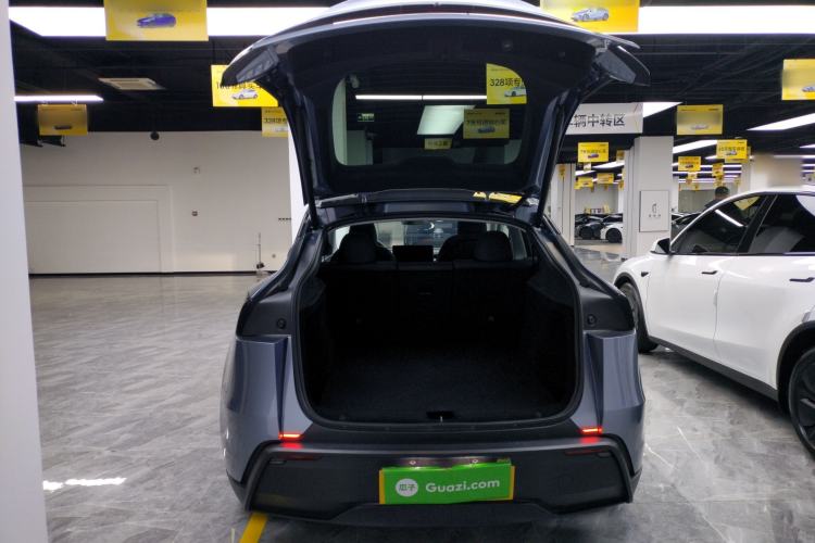 Used Tesla Model Y 2025 Rear-Wheel-Drive Version