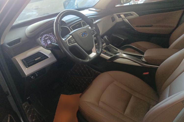 Used Geely Auto Emgrand X7 Sport 2018 1.8TD Automatic Two-Wheel Drive ZhiZun Model with 4G Connectivity
