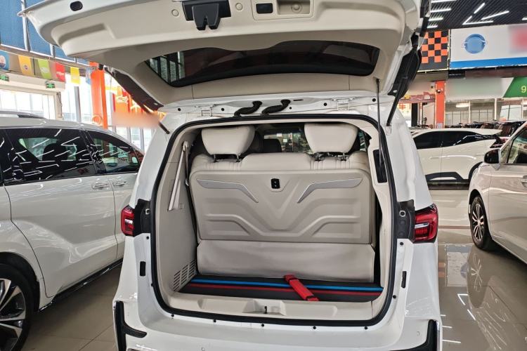 Used Buick GL8 2022 Land Executive Class 652T Prestige Model