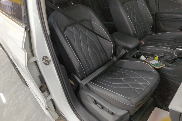 Used Volkswagen Tiguan L 2024 Outstanding Model 330TSI Automatic Two-Wheel Drive R-Line Dragon Glory Edition
