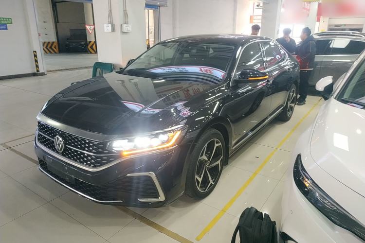 Used Volkswagen Passat 2024 380TSI Starry Dragon Edition
