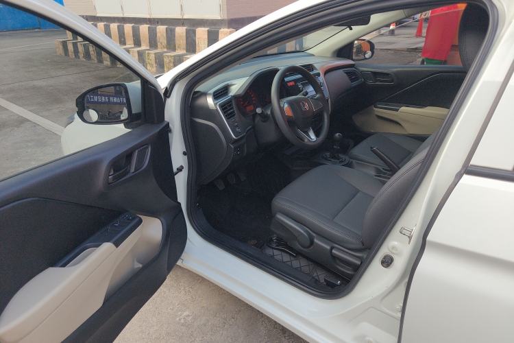 Used Honda City 2017 1.5L manual Comfort version