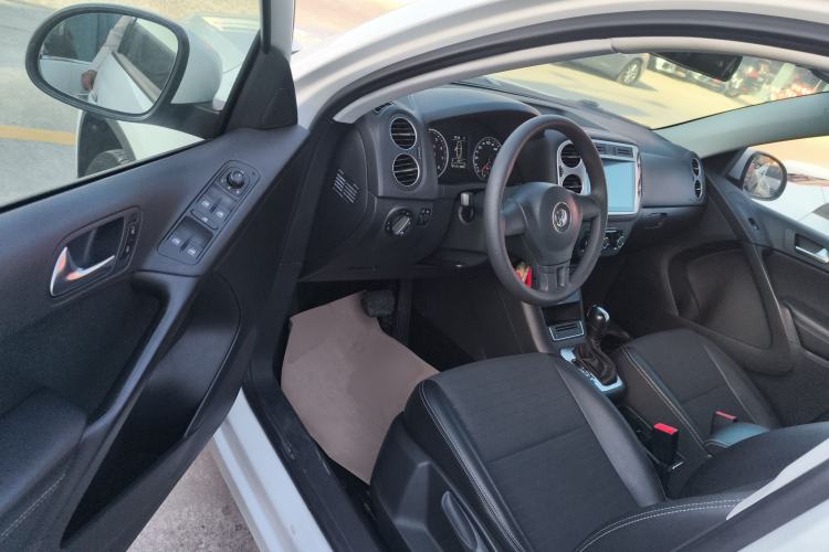 Used Volkswagen Tiguan 2017 300TSI Automatic Two-Wheel Drive Silk Road Luxury Edition
