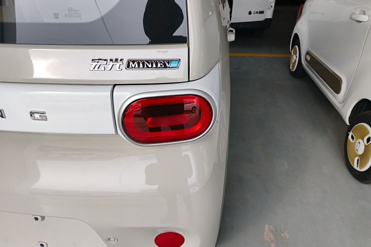 Used Wuling Hongguang MINIEV 2024 3rd Generation 215km Youth Edition
