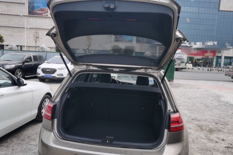 Used Volkswagen Golf 2015 1.4TSI Automatic Luxury Model
