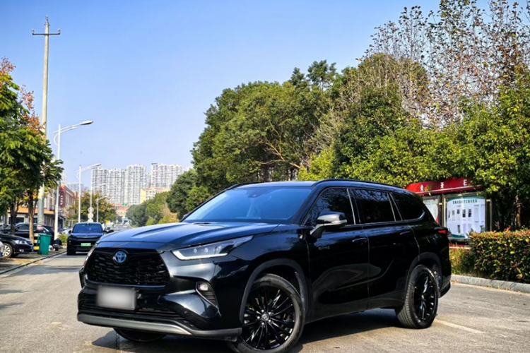 Used Toyota Highlander 2023 2.5L Smart Electric Hybrid Dual-Engine 4x4 Knight Edition 7 Seats
