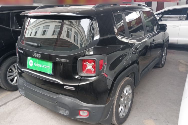 Used  Renegade 2018 Connected Large Screen Version 180T Automatic High-Energy Edition
