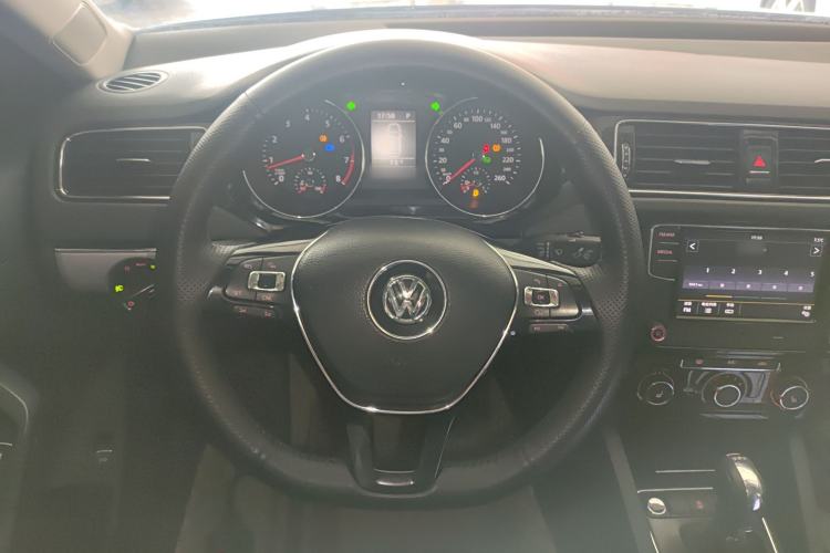 Used Volkswagen Sagitar 2017 180TSI Automatic Luxury Edition