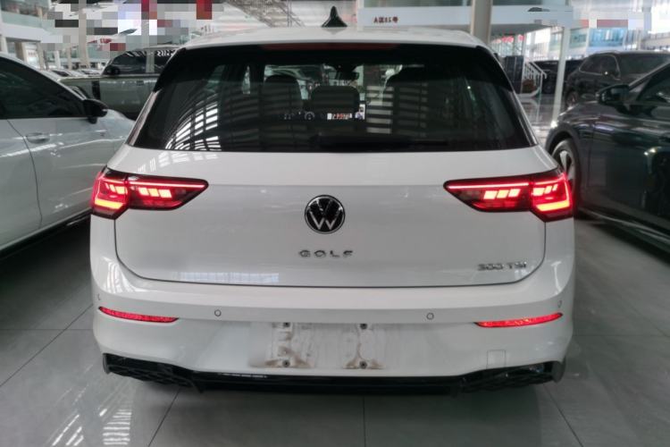 Used Volkswagen Golf 2025 300TSI R-Line
